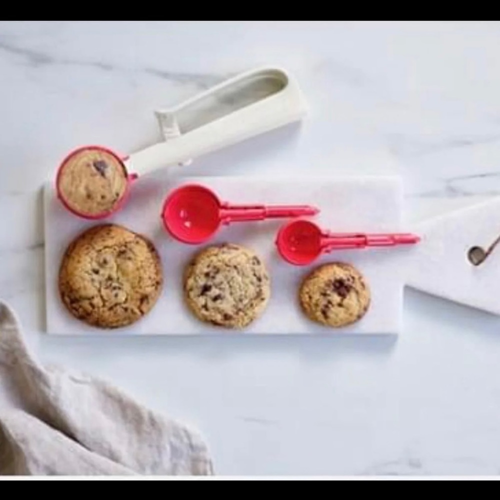 Tupperware portion scoops. - Picture 6 of 11